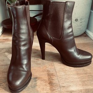 Giorgio Armani Leather Heeled Ankle Boots in Brown